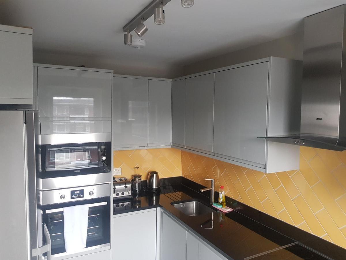Beautiful 3-Bedroom Flat With Stunning Views Londres Exterior foto